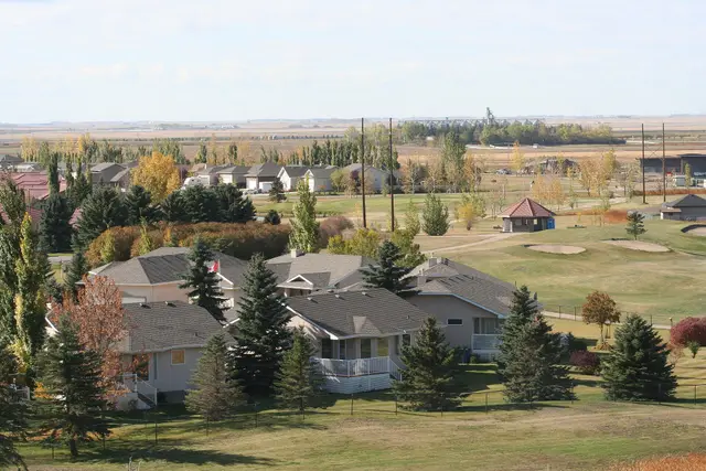 Houses beside the golf course at Emerald Park